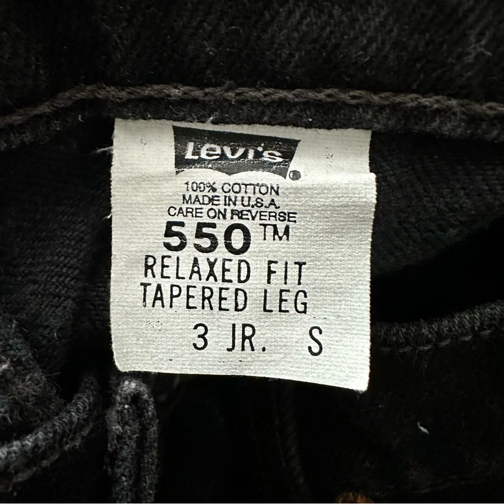 Vintage Levi’s 550 black cropped jeans